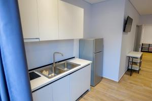 Gjoka Rooms & Apartments, in front of Bougainville Bay