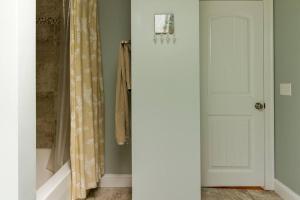 The Seaport House - Near Newport