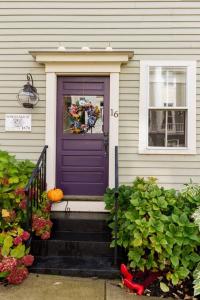 The Seaport House - Near Newport