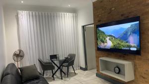 CALDESMO - Upmarket Apartment