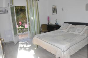 B&B / Chambres d'hotes Aux 4 Saisons : Chambre Lits Jumeaux - Vue sur Montagne