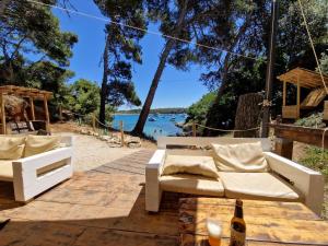 Alena Home - Prestige and new apartment near Kamenjak, two separate bedrooms and private garage
