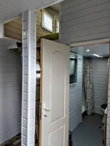 Tiny White Home (Self Check-In) - Pantelimon