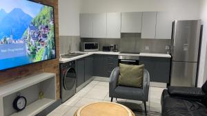 CALDESMO - Upmarket Apartment