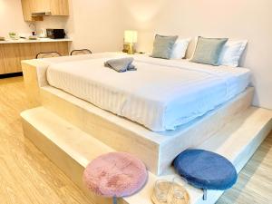 Deco Home @ Aru Suites