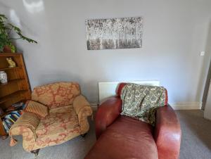 5BR townhouse Arnos Court Villa Bristol w parking