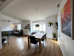 Modern and family friendly house, centrally located in Reykjavik