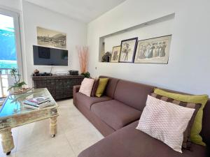 Luxury lake front Bouganville Apartment