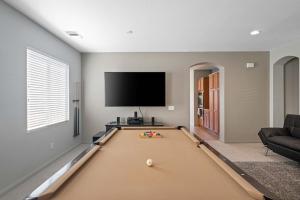 Walking distance to Coachella and Stagecoach with 4 bedrooms