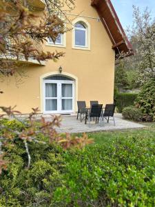 4 You Mini Apartman Egerszalók