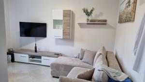 GreenHill-1 Sutomore Apartm