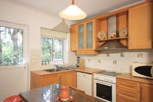 2 Bdr Park View Apt - 130m2 & Private Patio