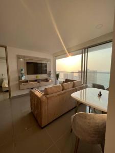 Apartamento Moderno y Lujoso con vista al Mar PISO19 - Cerca a la Ciudad Amurallada