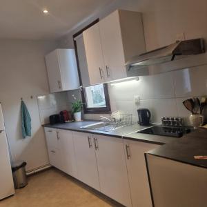 Jolie F2-5mn de laéroport dOrly parking privé gratuit