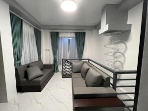 Rowenas River Resort