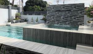 Rowenas River Resort