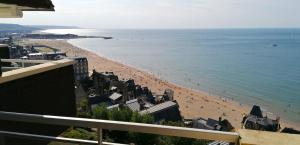 Appartements Appartement Trouville-sur-Mer vue mer imprenable : photos des chambres