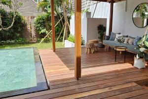 5 bedrooms villa 400m Berawa beach 12m Pool !