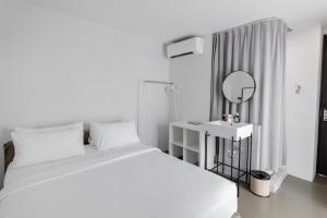 Superior Queen Room without Window - Non-Smoking