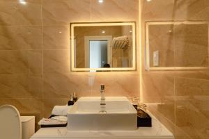 Deluxe - Có ban công (Deluxe - Balcony)