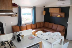 Maisons de vacances Mobile home 62623 TyBreizh Holidays at the Reserve 4 star without Fun Pass : photos des chambres