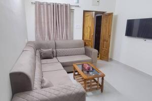 Servostay Fully Furnished 2 BHK in Hafeezpet #102