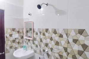 Servostay Fully Furnished 2 BHK in Hafeezpet #102