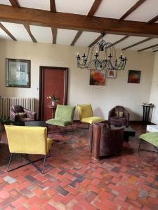 Hotels Logis Domaine du Prieure : photos des chambres