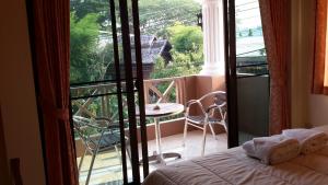 Donchai House Guest House& Cafe