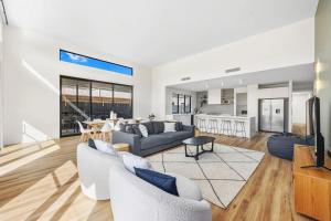 Once Upon A Tide Linen included