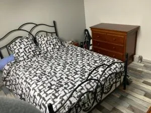 Chambre meublée dans une maison - Médan