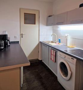 Nice apartment with parking in Berlin 4