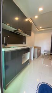 Arcadia Beach Continental