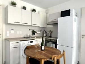 Charmant Studio à proximité du Port de Nice