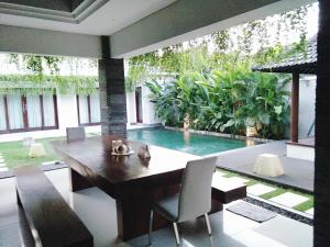 Gathering with 5 bedroom center house villa