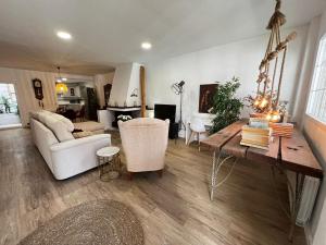 Casa Isabel aeropuerto feria Valencia