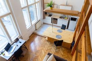 Heart 10 (40 m2 studio with free parking in court)