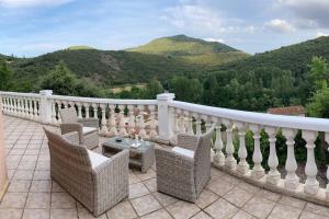 Maisons de vacances Belle maison campagnarde avec terrasses et veranda : photos des chambres