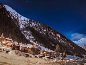 Chalet de luxe 5 chambres, non fumeur, parking inclus - FR-1-519-32