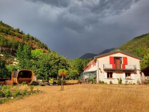 Maisons d'hotes La Bergerie a Menee : photos des chambres