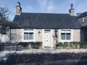 Galashiels Town Centre Cottage Sleeps 2 - 加拉希尔斯