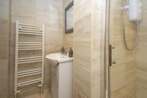 Paisley Pad Glasgow Gateway second floor flat