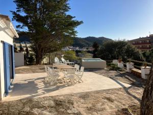 Lets Holidays 7 Xemeneies house