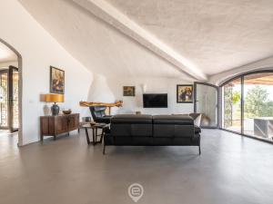 Spectacular Seaview Escape img13