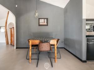 Spectacular Seaview Escape img25