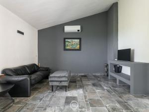 Spectacular Seaview Escape img24