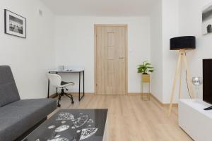 Cozy Apartment in the City Center Mazowiecka by Renters