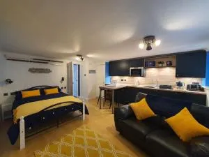 Hayling Hideaway, private cosy annex near to beach - Hayling Island