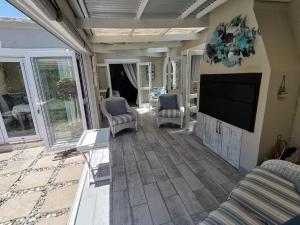 Ocean and mountain breeze