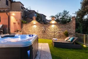 Villa Chianti, your Secret 4 Bedrooms Retreat with View over the Vineyards in Marcialla